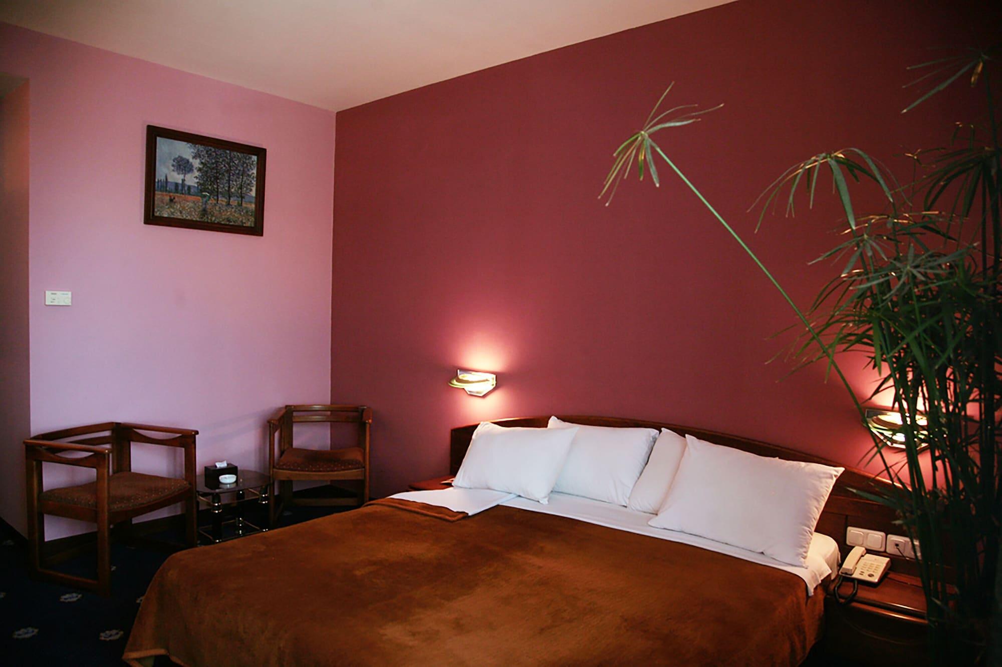 Ararat Hotel Yerevan Bagian luar foto