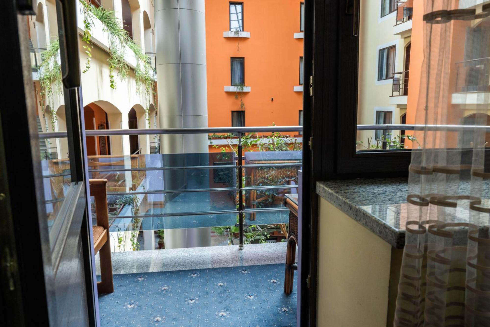 Ararat Hotel Yerevan Bagian luar foto
