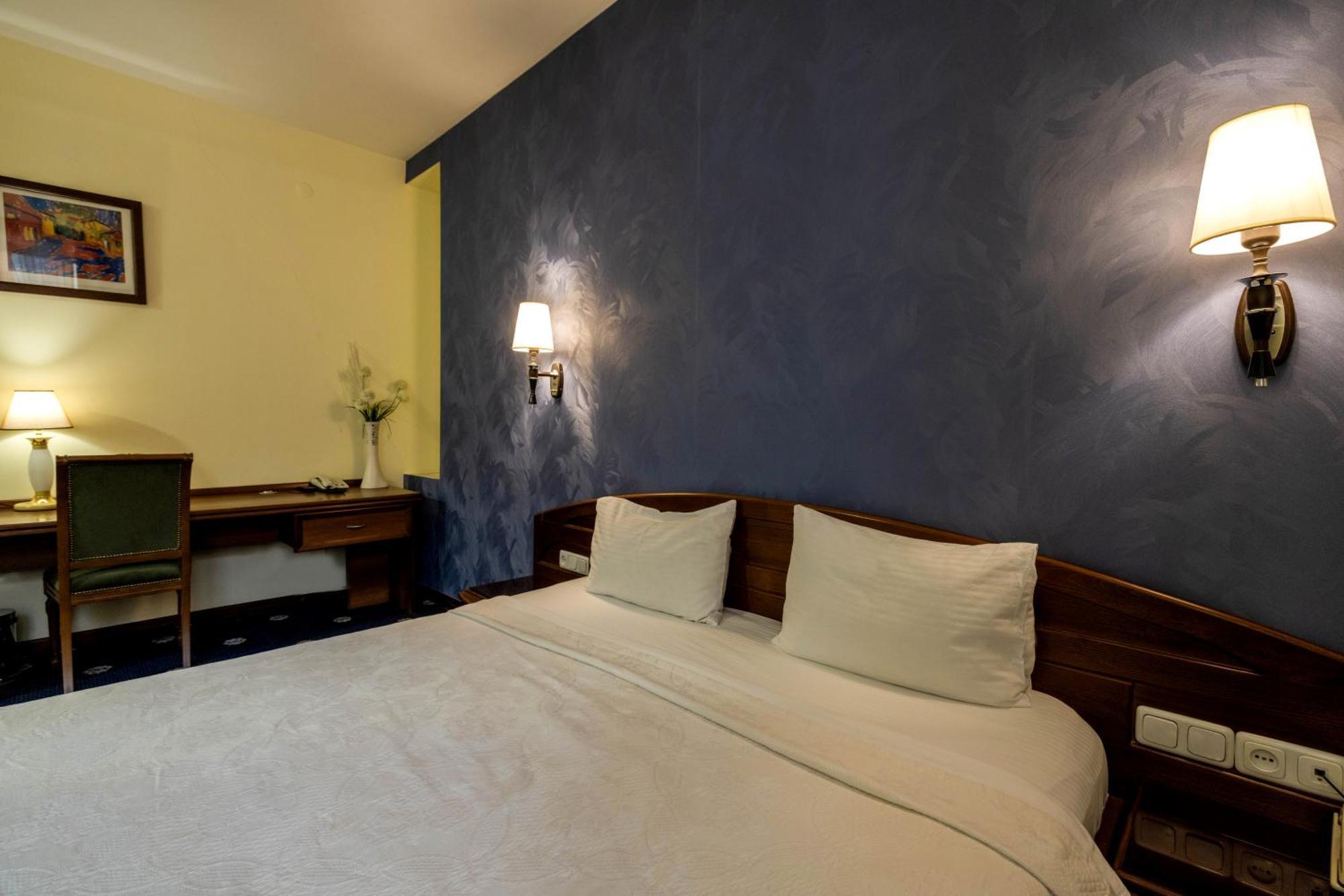 Ararat Hotel Yerevan Bagian luar foto