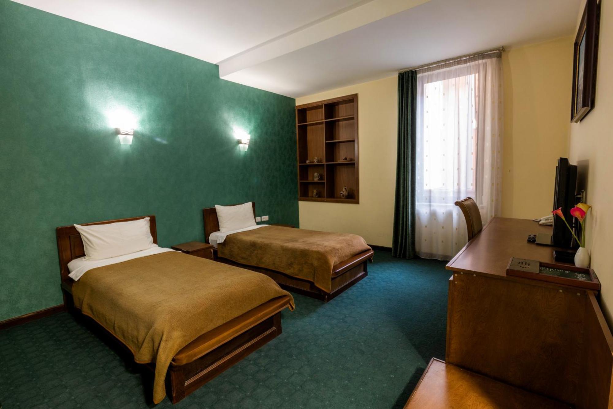 Ararat Hotel Yerevan Bagian luar foto