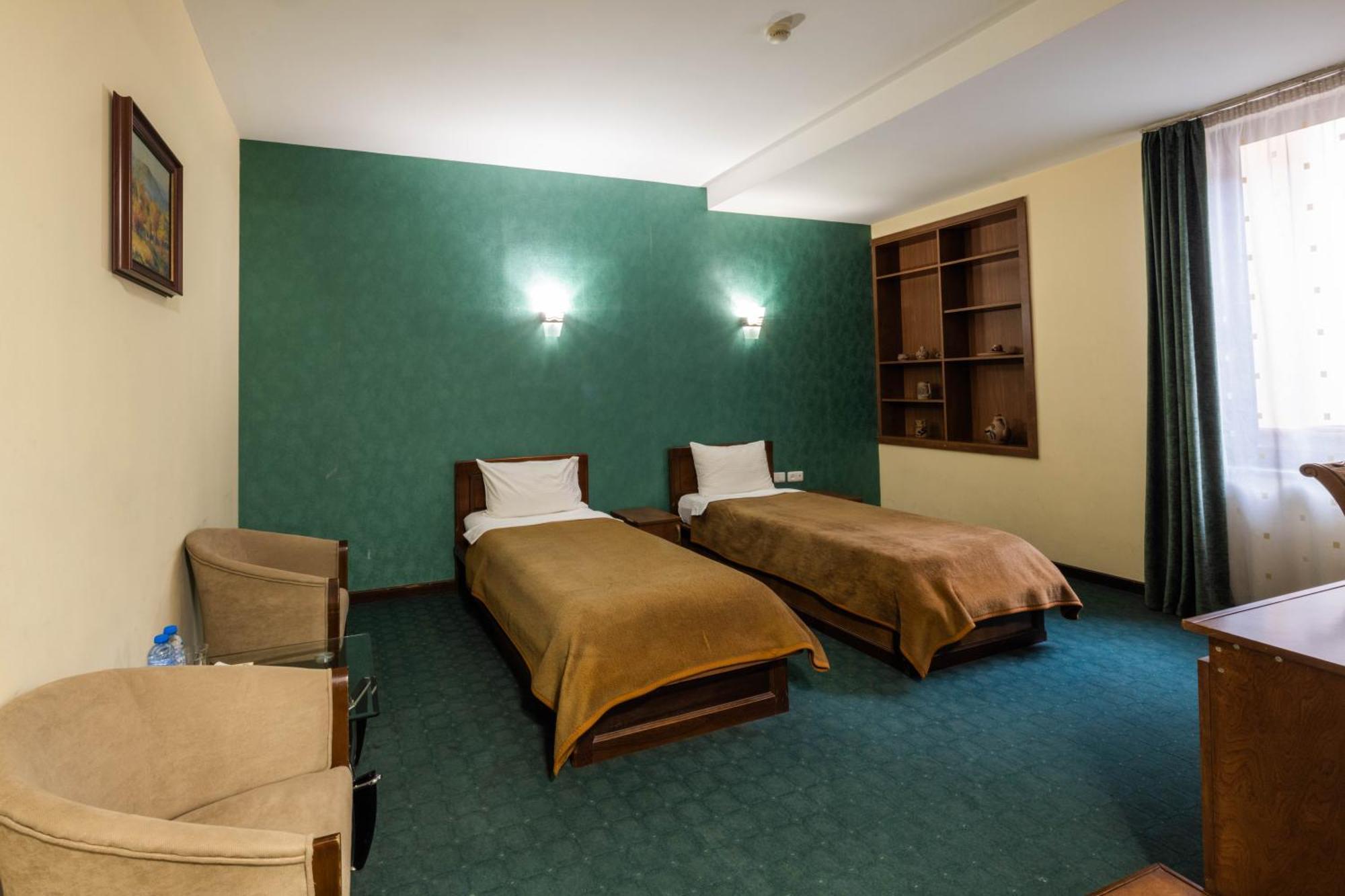 Ararat Hotel Yerevan Bagian luar foto