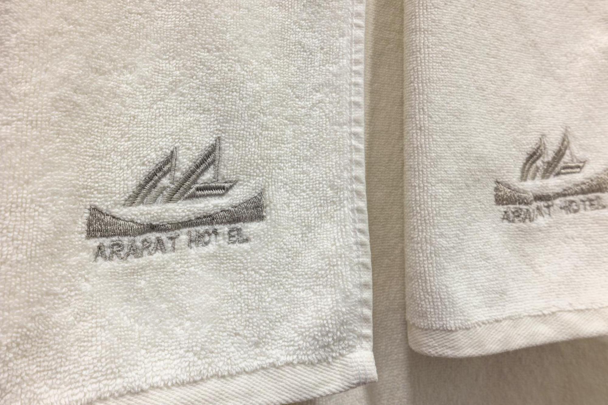 Ararat Hotel Yerevan Bagian luar foto