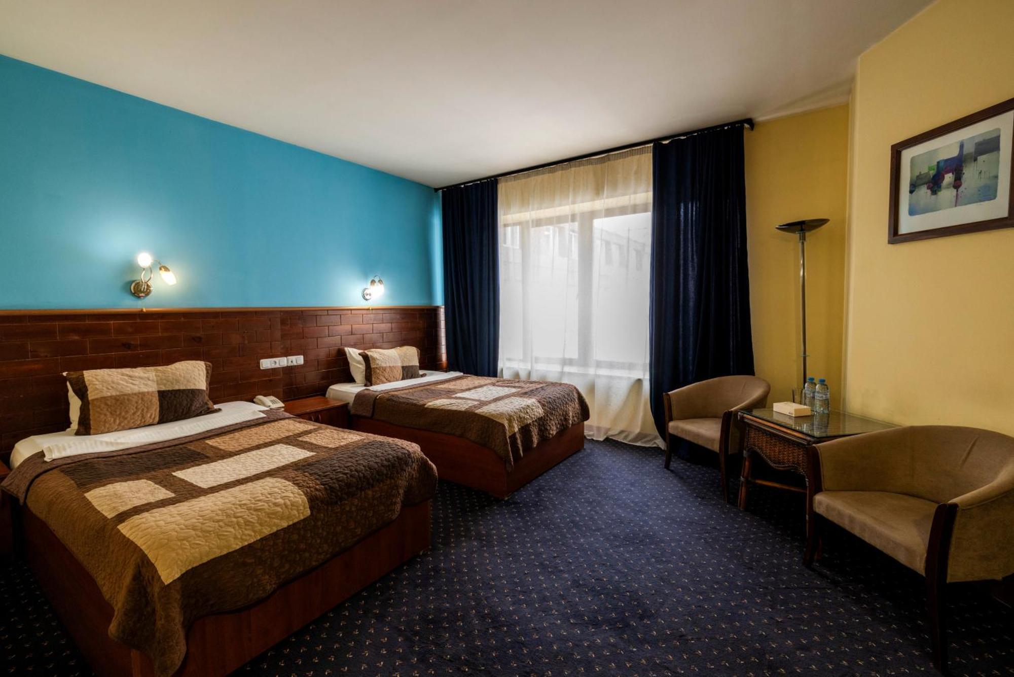 Ararat Hotel Yerevan Bagian luar foto