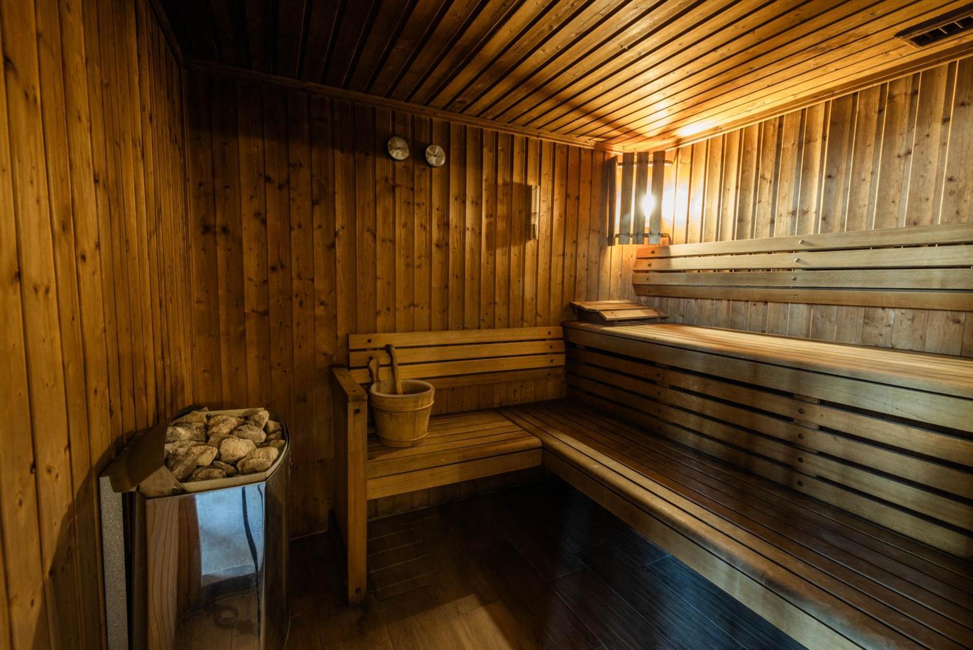 Ararat Hotel Yerevan Bagian luar foto