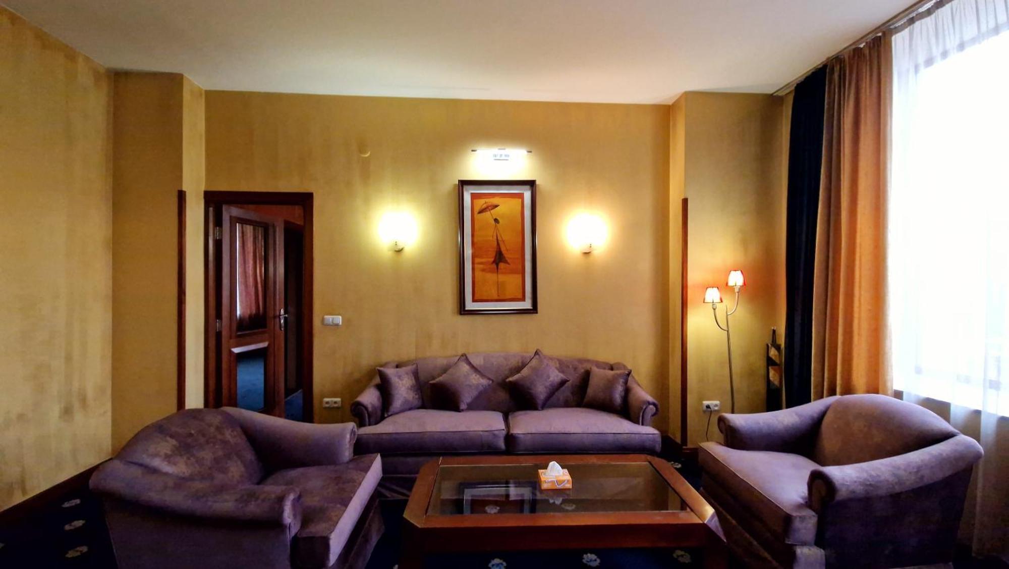 Ararat Hotel Yerevan Bagian luar foto