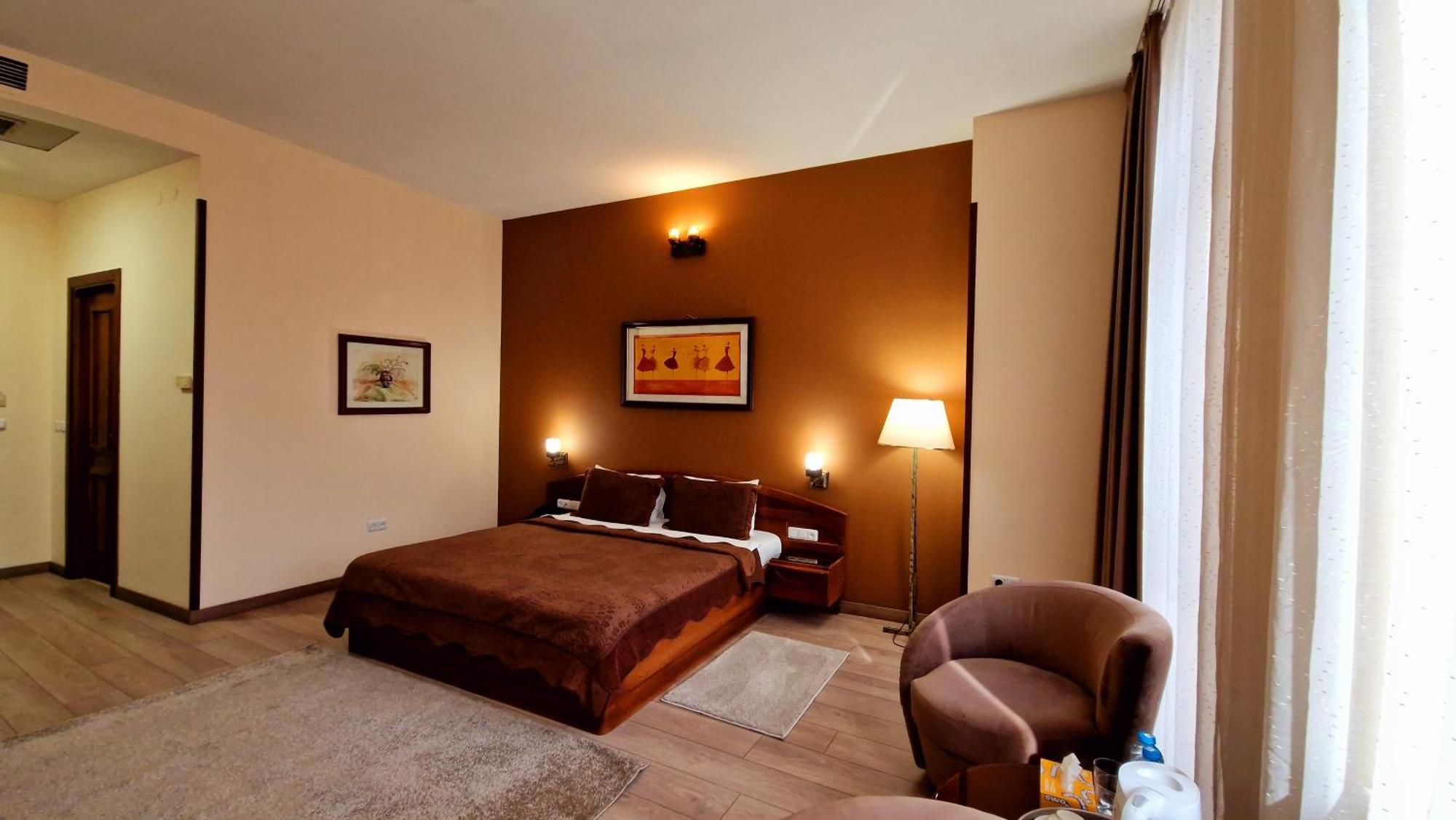 Ararat Hotel Yerevan Bagian luar foto