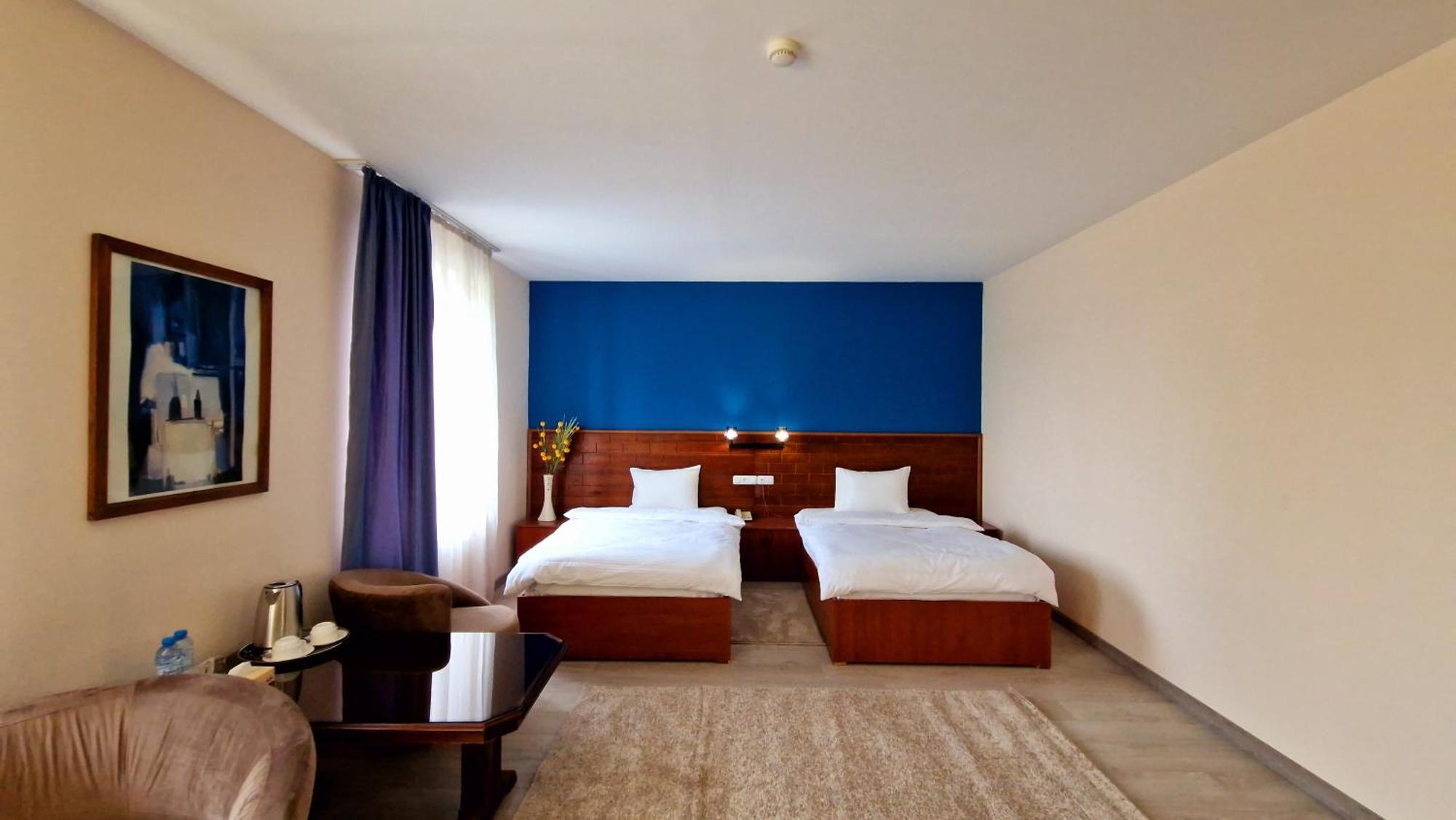 Ararat Hotel Yerevan Bagian luar foto