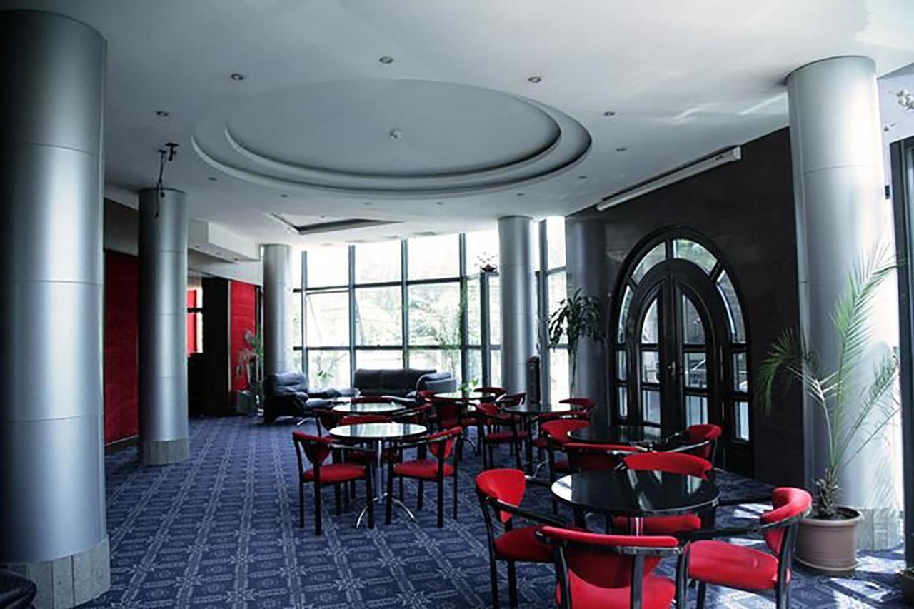 Ararat Hotel Yerevan Bagian luar foto