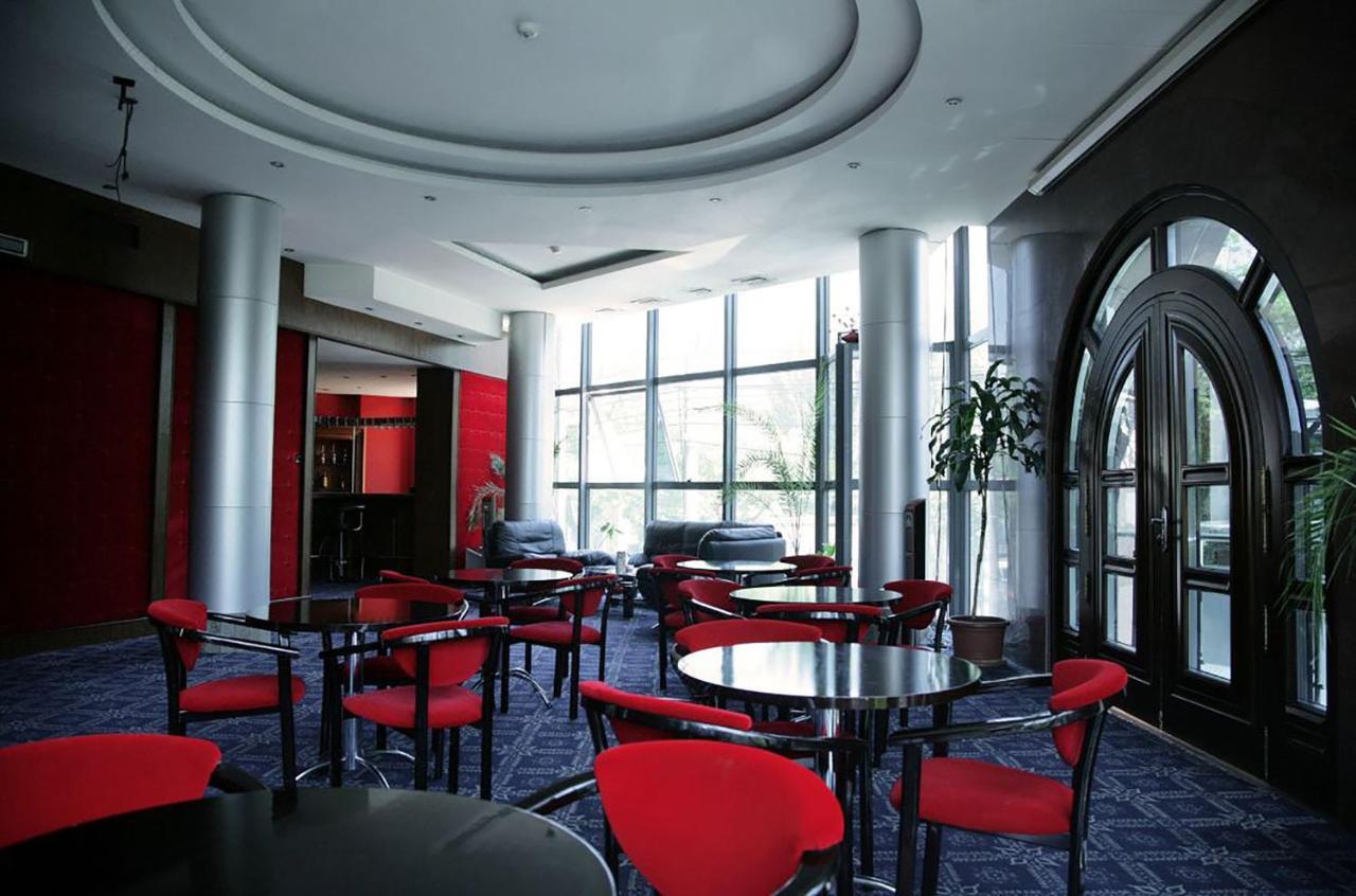 Ararat Hotel Yerevan Bagian luar foto