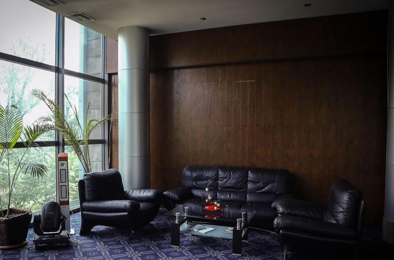 Ararat Hotel Yerevan Bagian luar foto